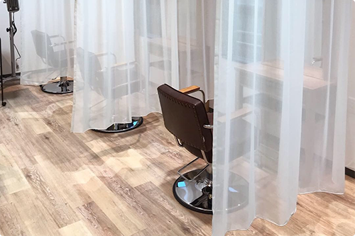 リラックスしていただける半個室の空間